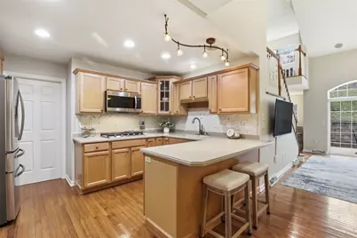 106 Westminster Dr, Ross Twp, PA 15229 - Photo 6