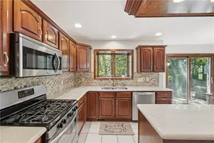 100 Field Club Dr W, Robinson Twp, PA 15136 - Photo 14