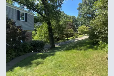 209 Grandview Dr, Pittsburgh, PA 15215 - Photo 2