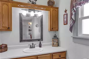 23 Broadway Ave, Hempfield Township, PA 15665 - Photo 6