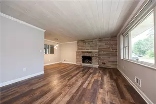 684 Crescent Blvd, Moon/Crescent Twp, PA 15046 - Photo 6