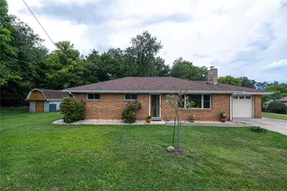 684 Crescent Blvd, Moon/Crescent Twp, PA 15046 - Photo 2