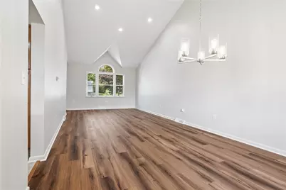202 Holyoke Rd, Center Township, PA 16001 - Photo 12