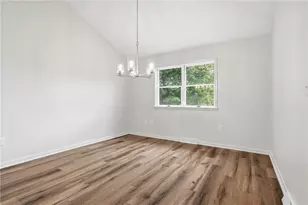 202 Holyoke Rd, Center Township, PA 16001 - Photo 10