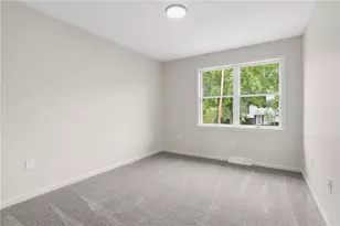 202 Holyoke Rd, Center Township, PA 16001 - Photo 30