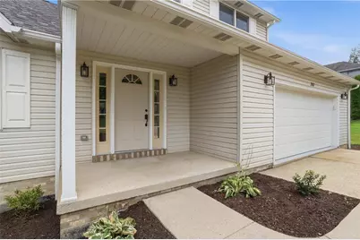 202 Holyoke Rd, Center Township, PA 16001 - Photo 2