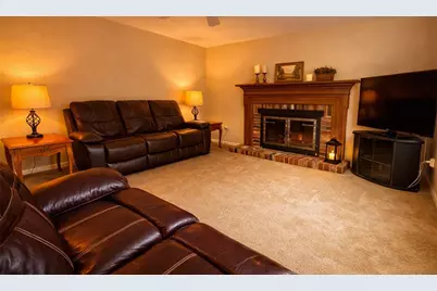 10232 Lavonne Dr, North Huntingdon, PA 15642 - Photo 6