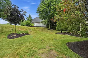 577 E Vanderbilt Dr, Adams Township, PA 16046 - Photo 32