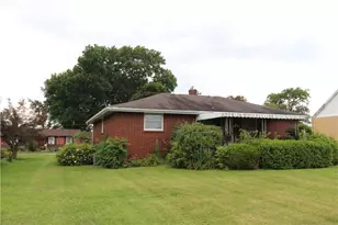 541 Thomas Richard Ln, Hempfield Township, PA 15601 - Photo 32