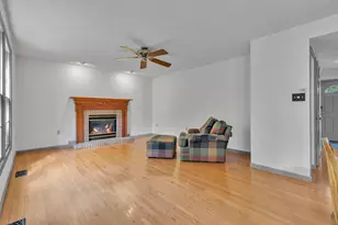 216 Edgewood Dr, Brighton Township, PA 15009 - Photo 10