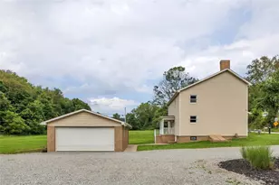 690 Lakeview Dr, South Strabane, PA 15301 - Photo 6