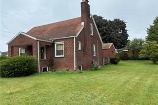 504 Indiana Ave, Farrell, PA 16121 - Photo 2