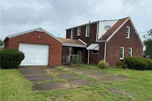 504 Indiana Ave, Farrell, PA 16121 - Photo 4