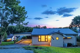 901 Skyline Dr, Ellwood City, PA 16117 - Photo 1