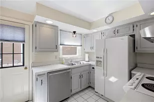 906 Lebanon Ave, Pittsburgh, PA 15234 - Photo 8