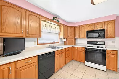 700 Stokes Drive, Forward Township, PA 15037 - Photo 6