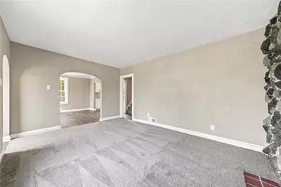 147 Wayne St, Lower Burrell, PA 15068 - Photo 4