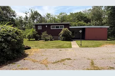 555 Bradys Ridge Rd, Brighton Township, PA 15009 - Photo 2