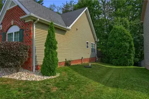 100 Whitetail Dr, Chippewa Township, PA 15010 - Photo 4