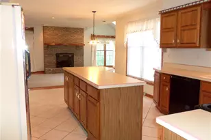 126 Surrey Dr, North Strabane, PA 15317 - Photo 6