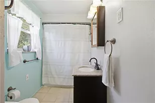 225 Bernardi Dr, Pittsburgh, PA 15214 - Photo 16