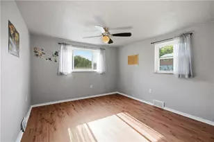 225 Bernardi Dr, Pittsburgh, PA 15214 - Photo 14