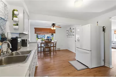 225 Bernardi Dr, Pittsburgh, PA 15214 - Photo 12