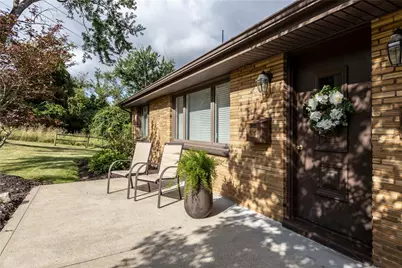 28 Lorraine Dr, Carnegie, PA 15106 - Photo 2