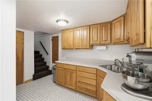 28 Lorraine Dr, Carnegie, PA 15106 - Photo 20