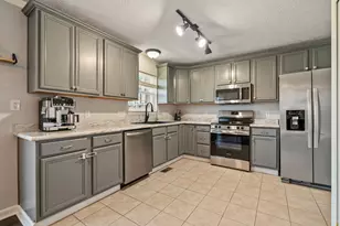 4023 Great Star Ct, Penn Twp, PA 15644 - Photo 8