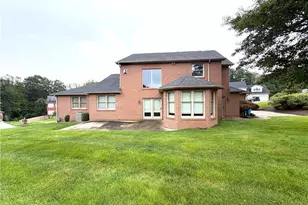 3121 Algonquin Trail, Lower Burrell, PA 15068 - Photo 2