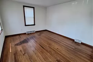 2664 Sunset Dr, West Mifflin, PA 15122 - Photo 6