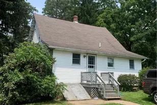 125-127 Janet Ln, Oakland Township, PA 16025 - Photo 2
