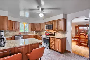 2425 Clearview Dr, Pittsburgh, PA 15116 - Photo 26