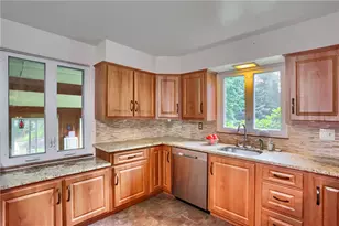 2425 Clearview Dr, Pittsburgh, PA 15116 - Photo 22