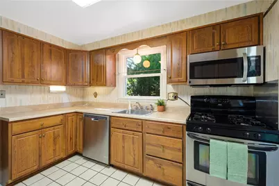 801 Hillaire Drive, Pittsburgh, PA 15243 - Photo 10