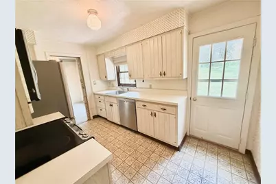 1027 Lindendale Dr, Pittsburgh, PA 15243 - Photo 14