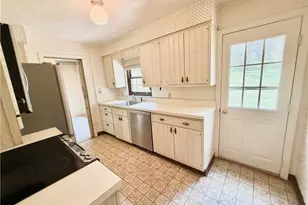 1027 Lindendale Dr, Pittsburgh, PA 15243 - Photo 14