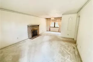 1027 Lindendale Dr, Pittsburgh, PA 15243 - Photo 8