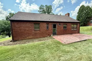 1027 Lindendale Dr, Pittsburgh, PA 15243 - Photo 16