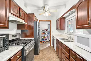 142 Franklin Ave, Center Township, PA 15061 - Photo 10