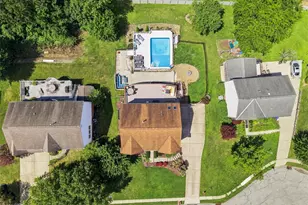619 Harvester Dr, North Fayette, PA 15071 - Photo 2