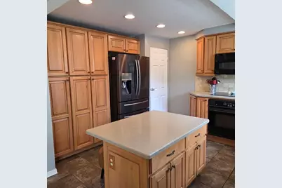 102 Raleigh Ct, Ross Twp, PA 15237 - Photo 8