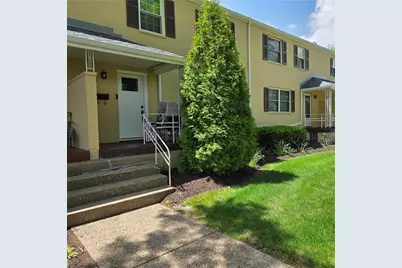 102 Raleigh Ct, Ross Twp, PA 15237 - Photo 2