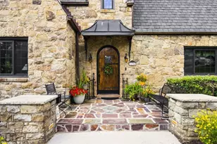 1134 Greenridge Ln, Green Tree, PA 15220 - Photo 4