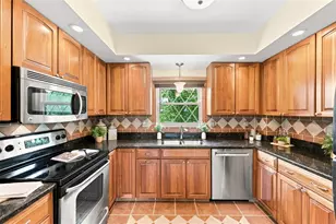 1134 Greenridge Ln, Green Tree, PA 15220 - Photo 16