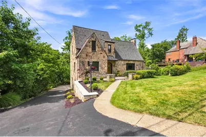 1134 Greenridge Ln, Green Tree, PA 15220 - Photo 2