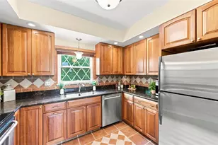 1134 Greenridge Ln, Green Tree, PA 15220 - Photo 18