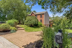 3208 Waterford Ct, Indiana Township, PA 15238 - Photo 2