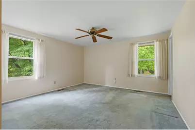 6150 Penn Dr, Penn Township, PA 16002 - Photo 12